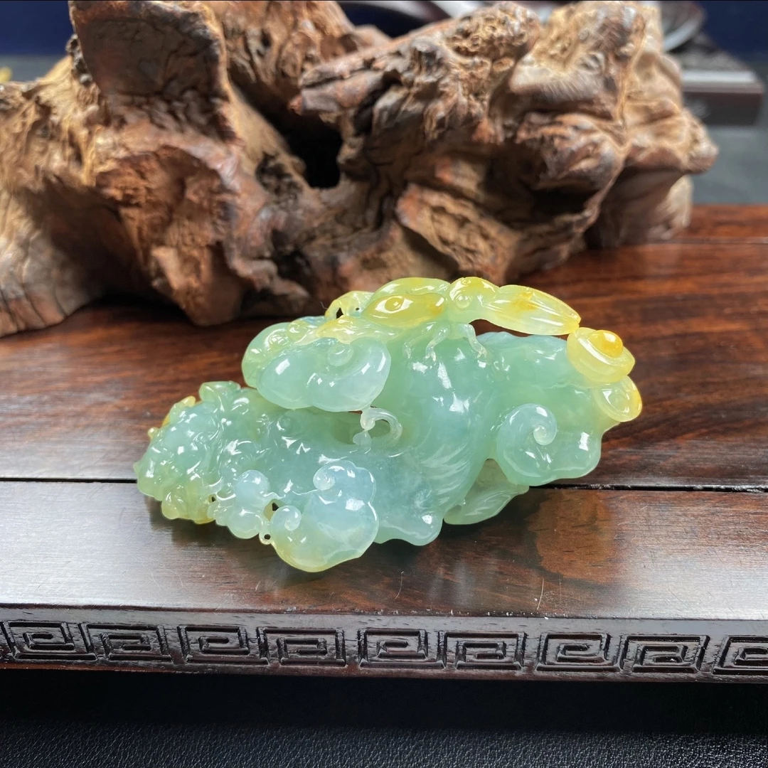 翠宝艺雕 缅甸天然翡翠冰种灵芝富甲天下 老种手工俏色精雕手玩件