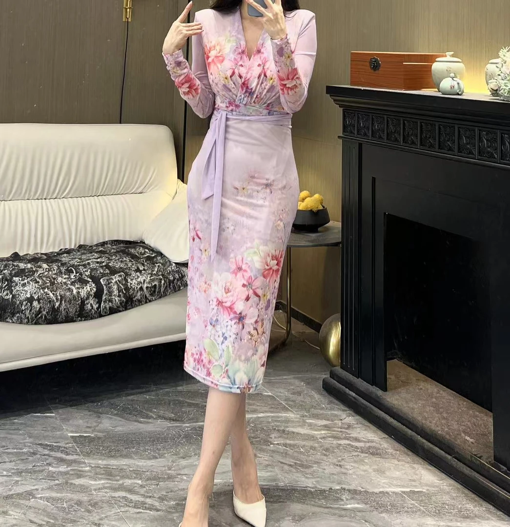 气质女人味轻奢V领绑带长袖恋月小曲显瘦定位花修身百搭连衣裙