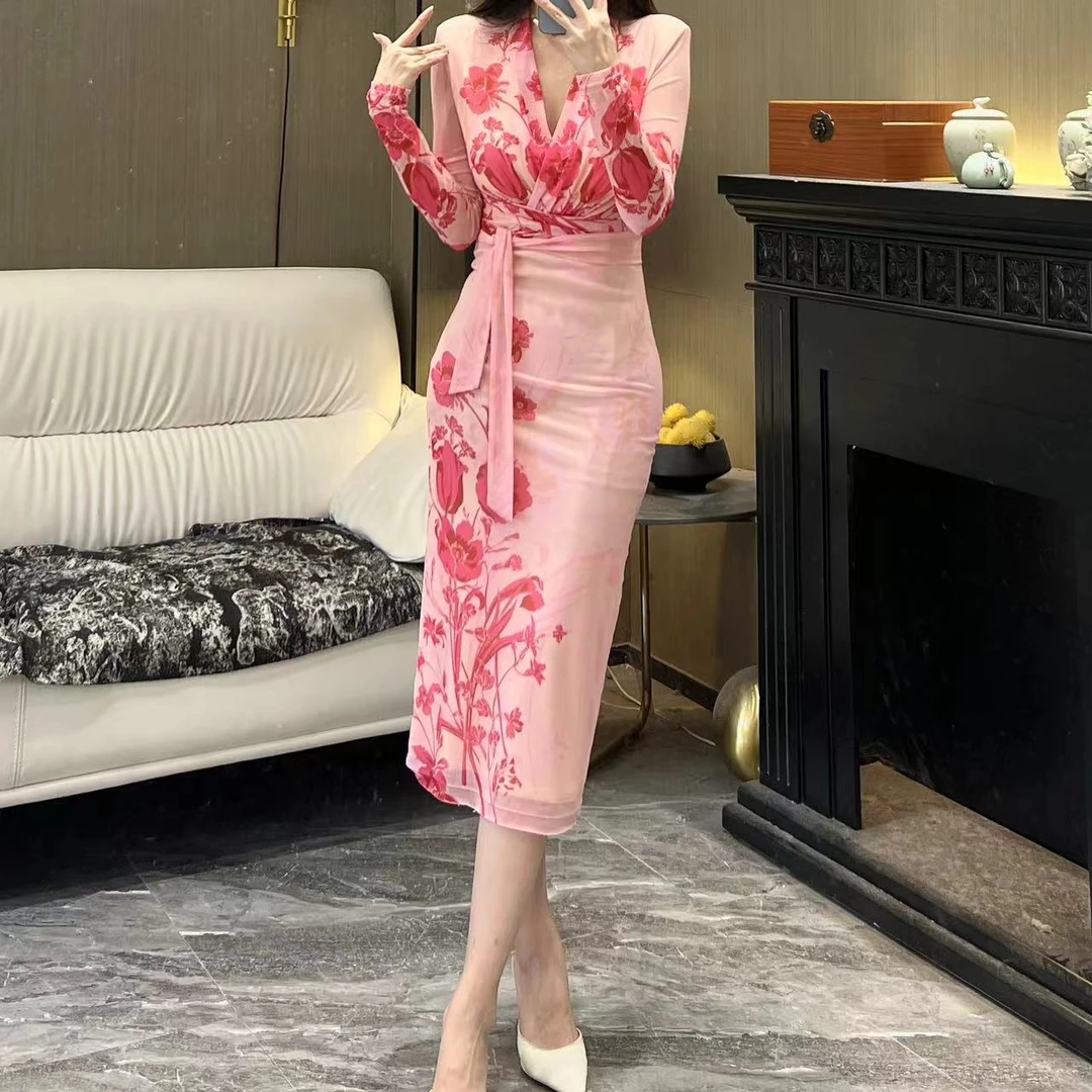 气质女人味轻奢V领绑带长袖小春樱纪显瘦定位花修身百搭连衣裙