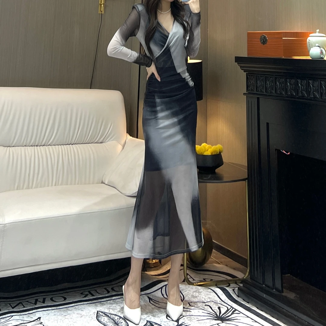 气质女人味轻奢V领长袖水墨兰亭显瘦包身修身时尚百搭鱼尾连衣裙