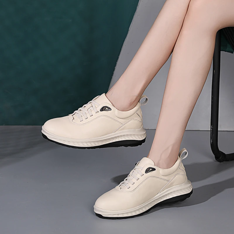 软底软面妈妈单鞋2024年秋真皮厚底轻便休闲健步鞋减震防滑旅游鞋