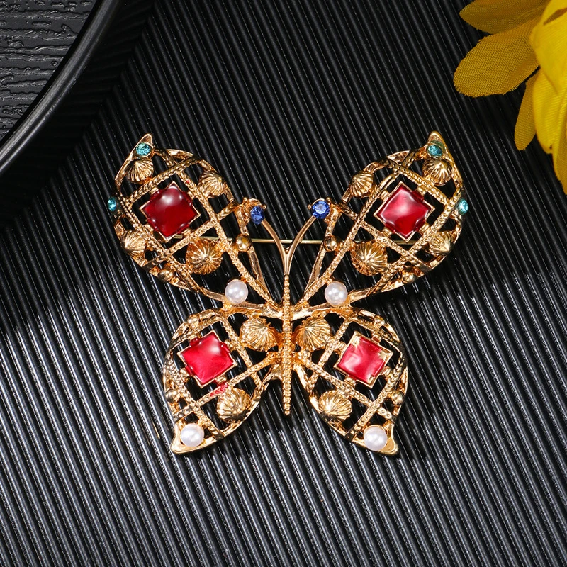 中古金色蝴蝶胸针高档复古气质时尚昆虫别针镂空胸花百搭网红配饰