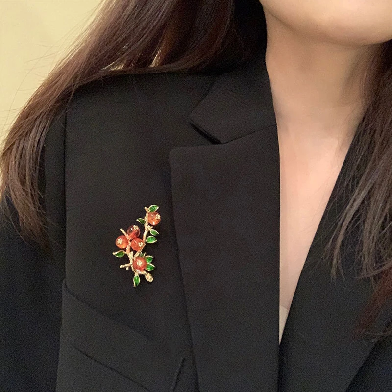 中国风胸针柿柿如意时尚气质轻奢胸花领针扣高端大气西装大衣配饰
