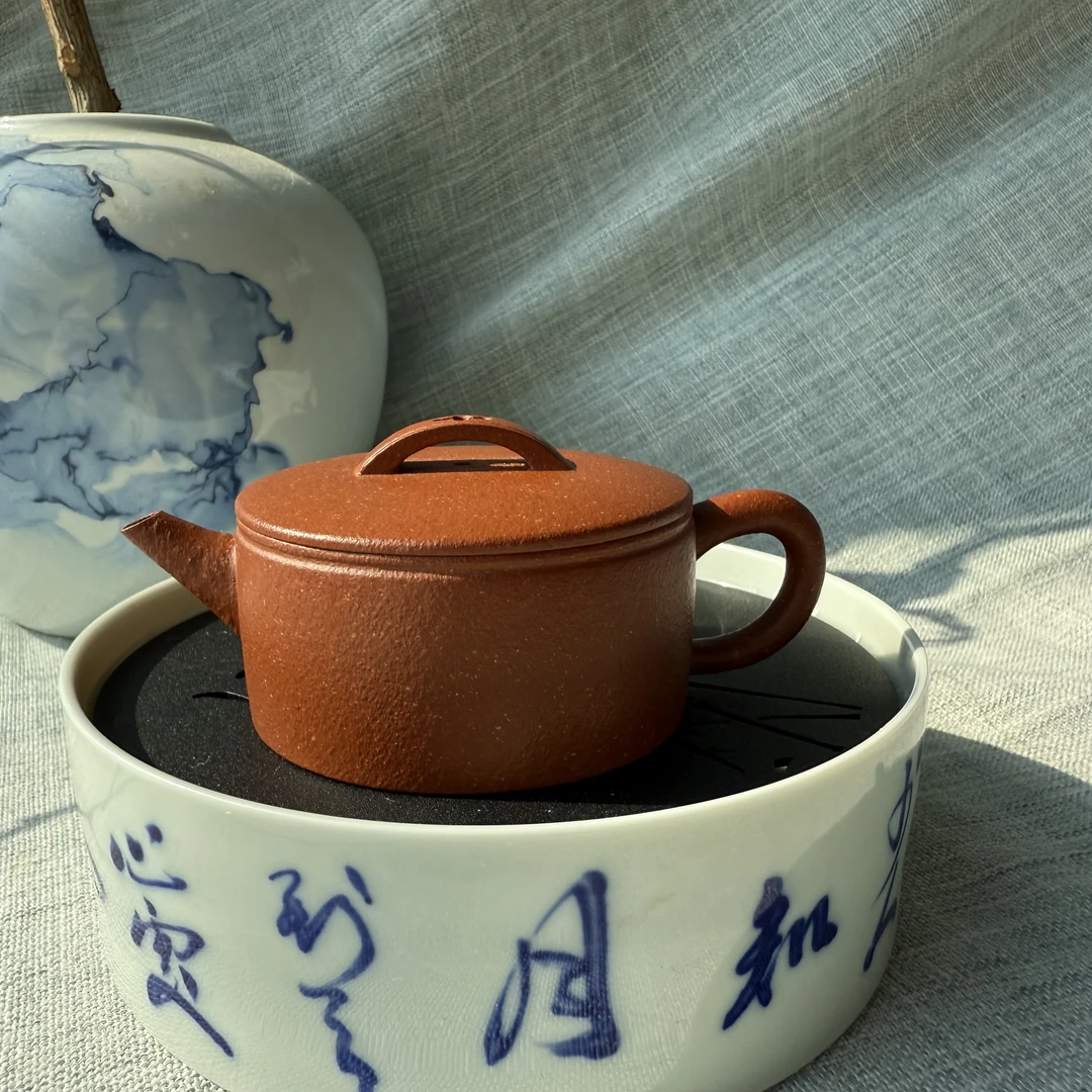 宜兴原矿宝山红将坡30目无添加120cc半手精工汉瓦紫砂壶