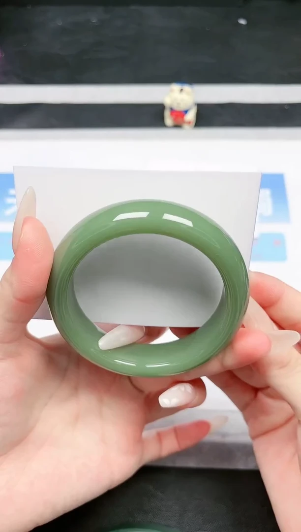 【闪购商品】石英质玉手镯未镶嵌24-57.8