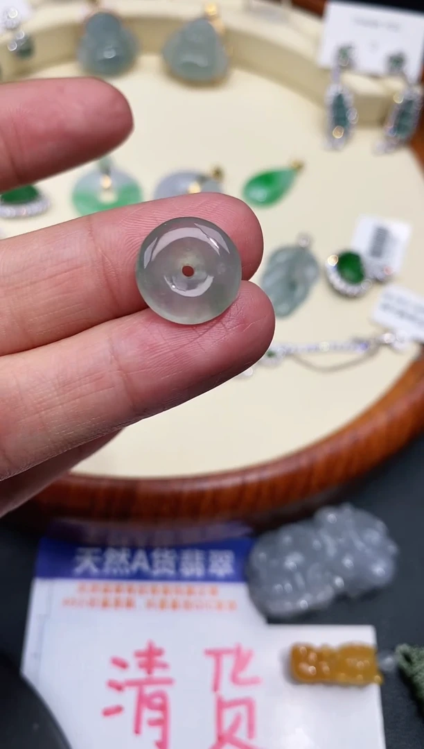 【闪购商品】翡翠颈饰未镶嵌