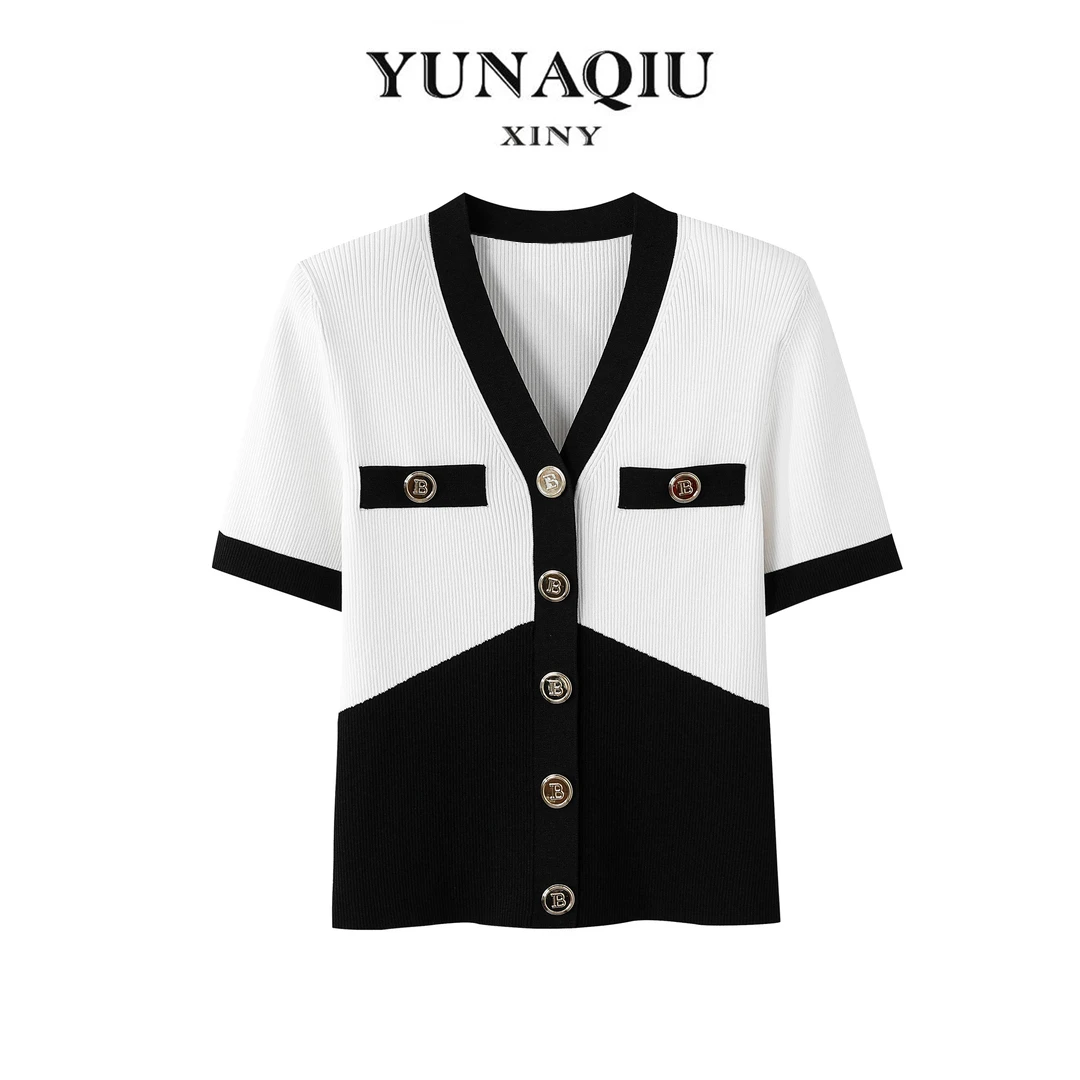 YUNAQIU夏季时尚女士透气黑白撞色拼接V领单排扣针织修身开衫-411