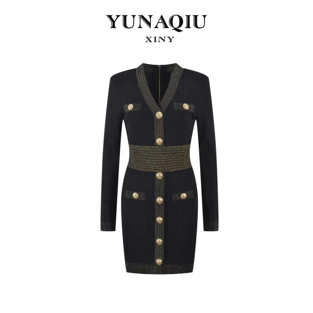 YUNAQIU时尚百搭新款高定针织小香连衣裙金扣长袖包臀裙-2999