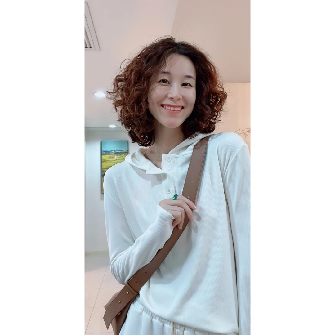 “小云朵帽衫”半开领弹力连帽卫衣百搭显瘦打底翻领上衣长袖62261
