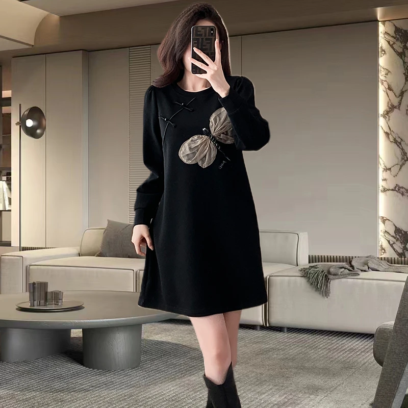 高级感国风连衣裙2025秋新款大码宽松休闲显瘦气质赫本风小黑裙