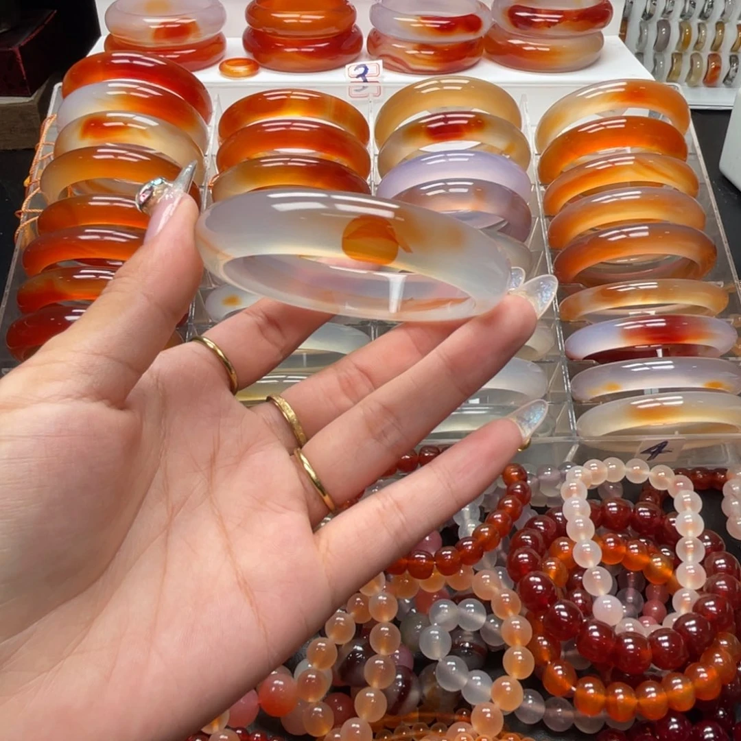 玛瑙/玉髓手镯未镶嵌