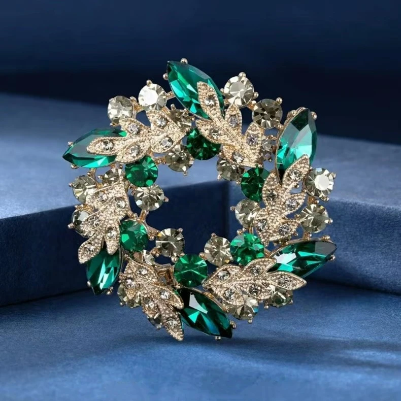 铜合金合成锆石胸针 百搭紫荆花高档胸针放走光收腰轻奢胸花