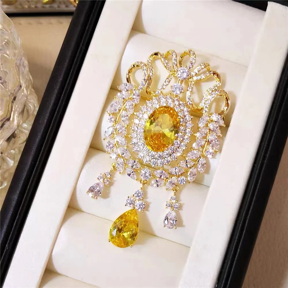 铜合金合成锆石胸针 倾城之恋胸针轻奢款高档重工胸花时尚饰品435