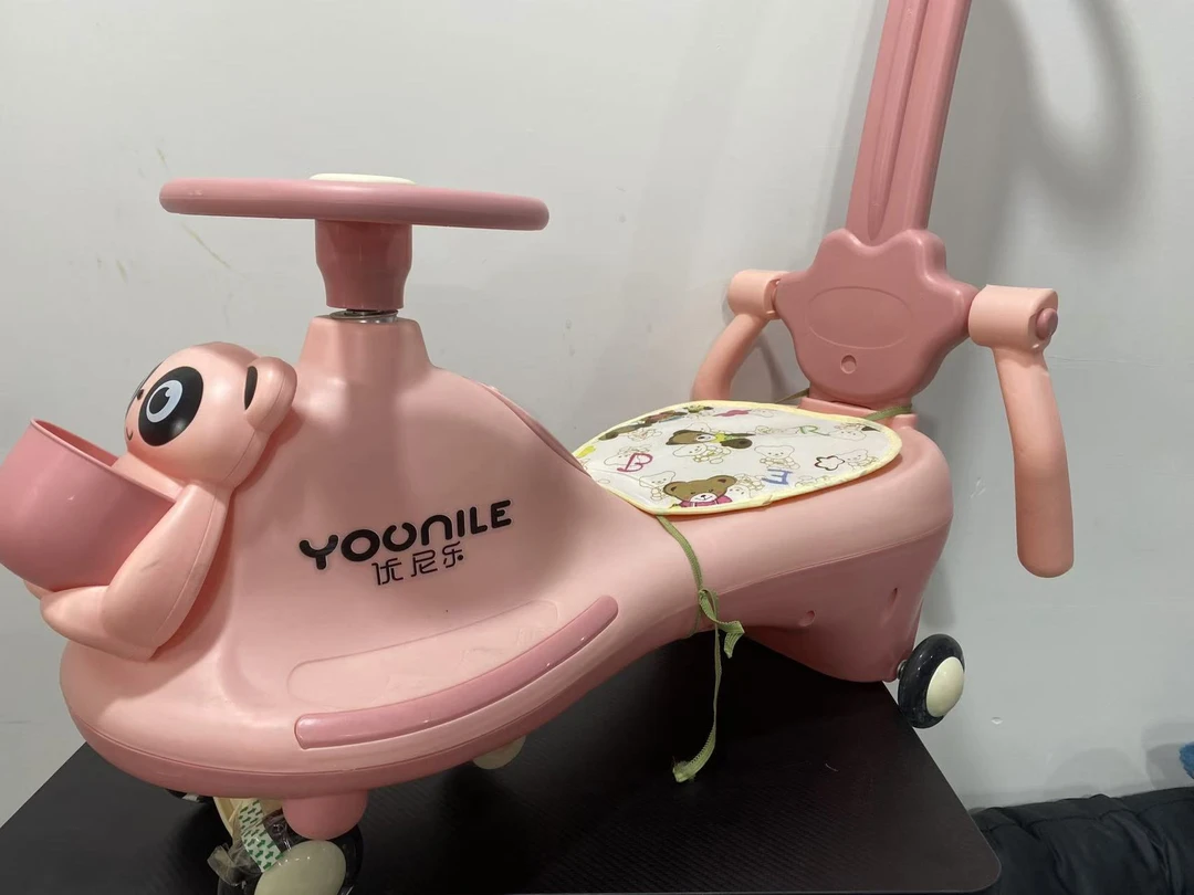 扭扭车宝宝防侧翻滑行声光音乐溜溜车滑行车摇摇车