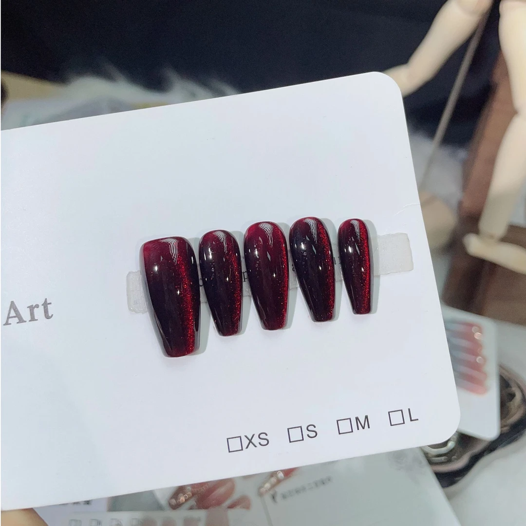 【血色之夜】♡ 小指艺手工穿戴甲（安可拉红猫眼）