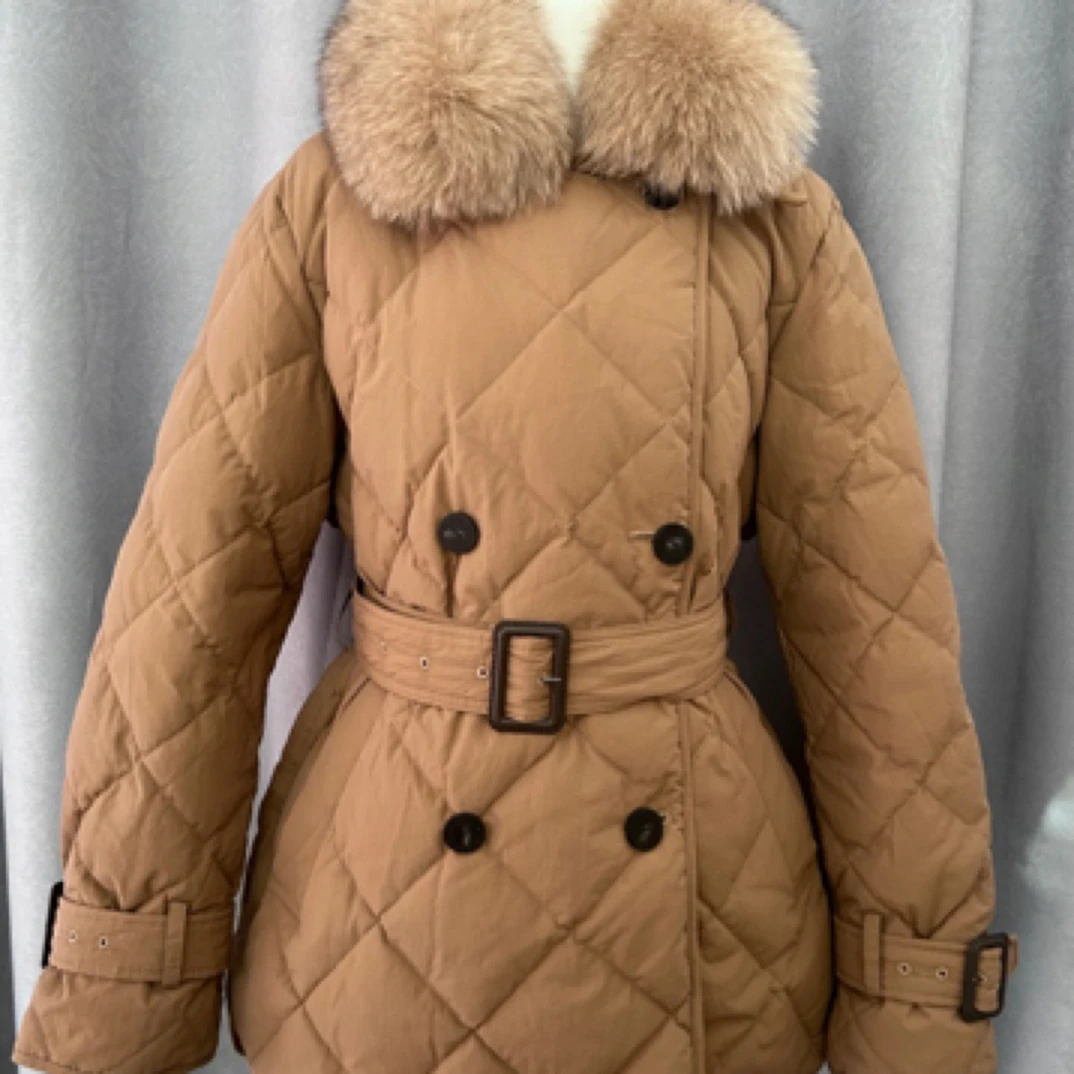 九零鹅绒狐狸毛领绗缝191款羽绒服