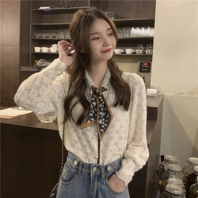 2024秋冬别致设计感小众长袖丝巾衬衫女复古法式内搭蕾丝上衣