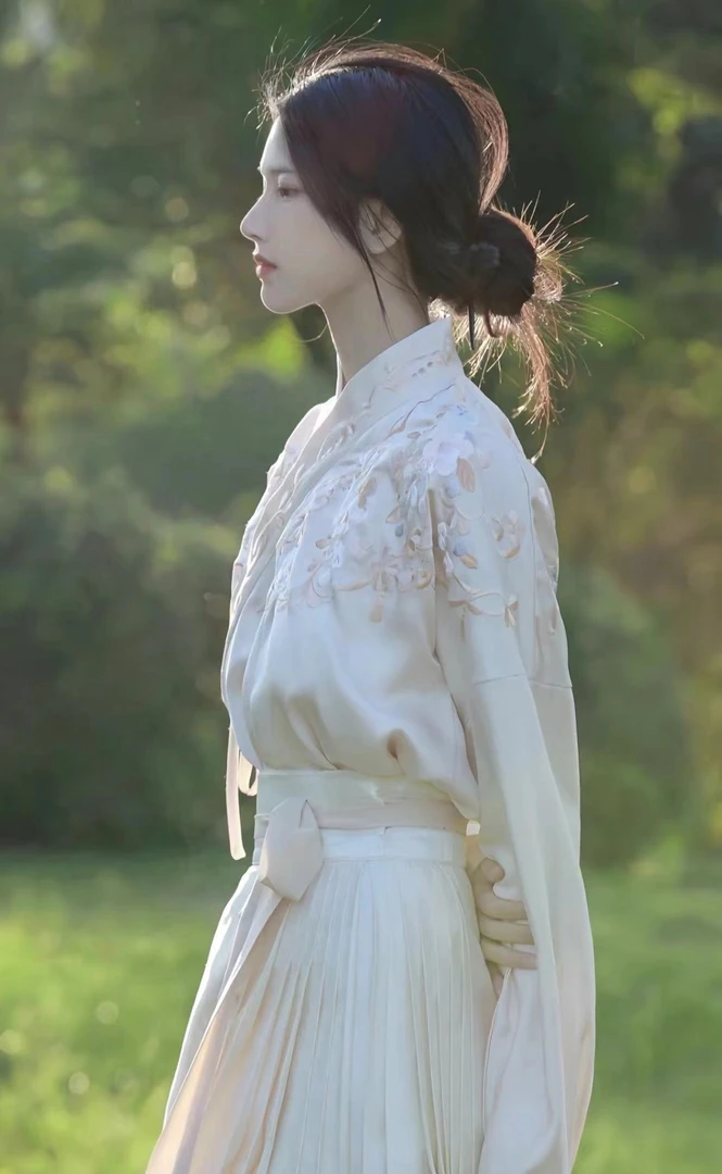 新中式小个子国风改良日常汉服2024年早春汉元素刺绣V领衬衫女春