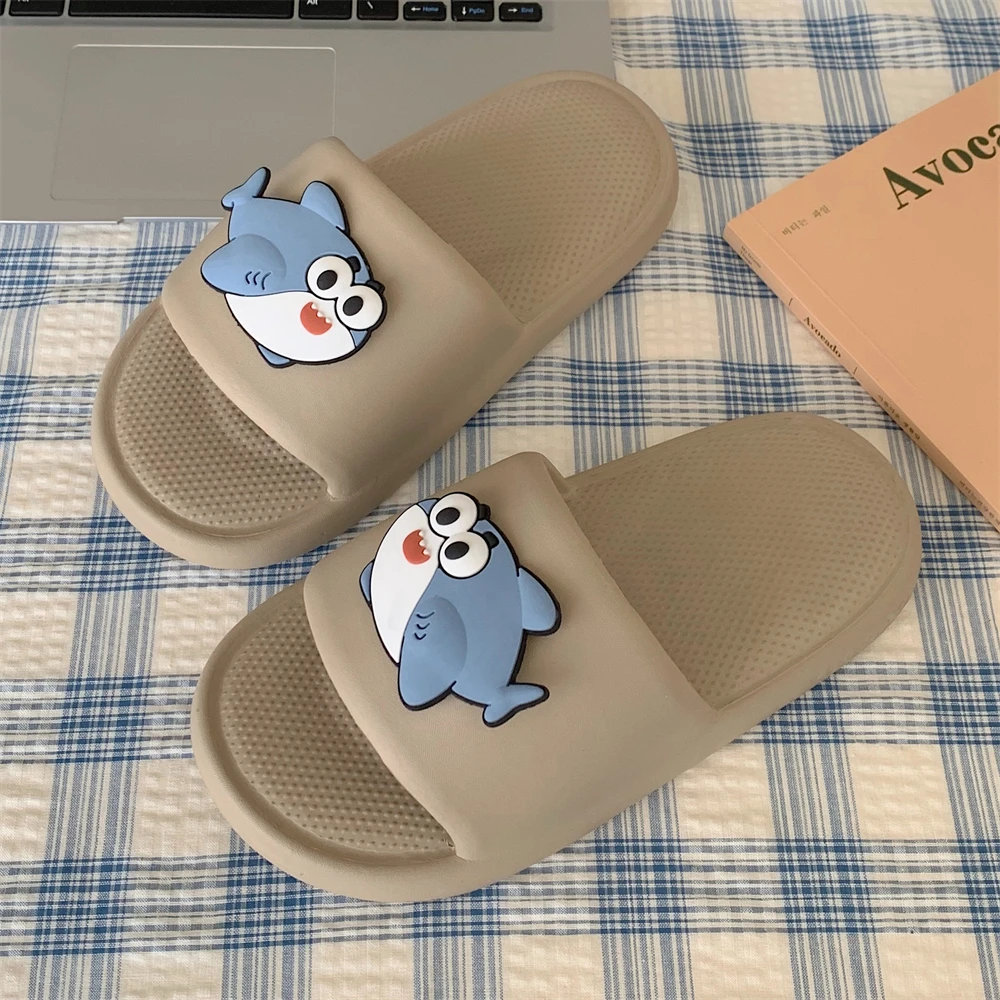 情侣室内居家拖鞋宿舍休闲卡通小鲨鱼平底防滑男士洗澡凉拖鞋女夏