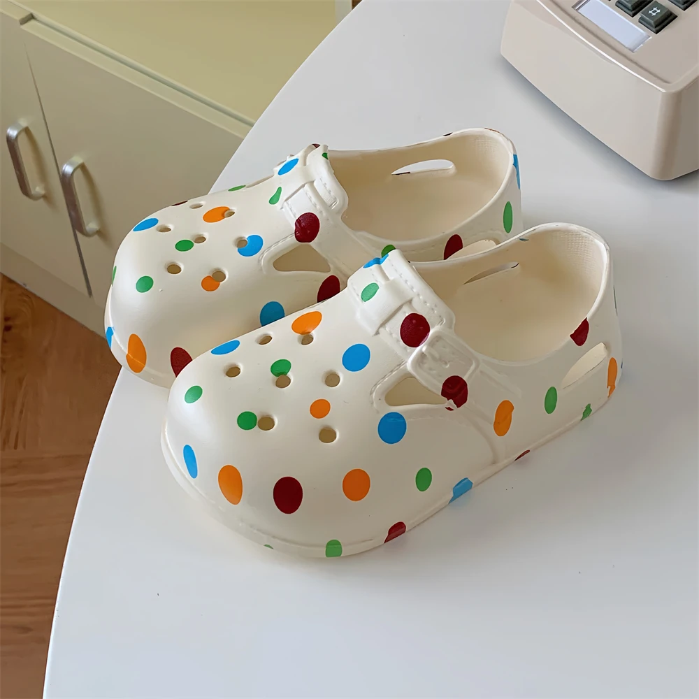夏季新款儿童可爱波点包头凉拖鞋男童女童沙滩软底防滑海边洞洞鞋