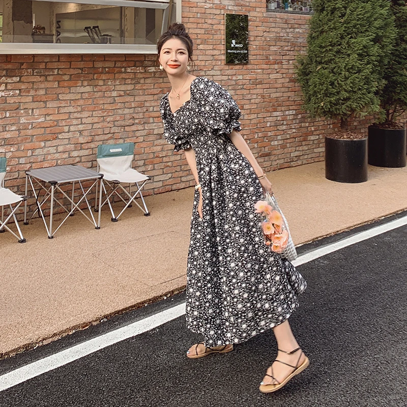 压花显瘦小黑裙碎花连衣裙女夏季2024新款小众设计高级感长款裙子