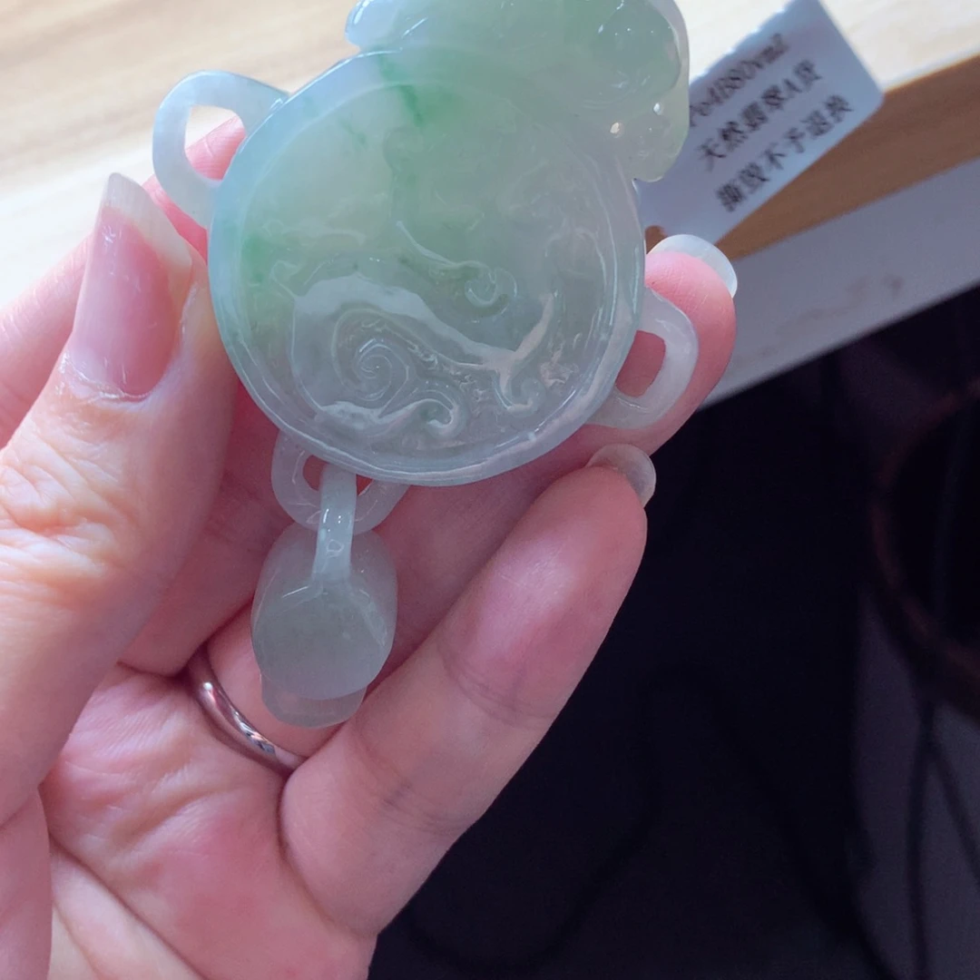 翡翠颈饰未镶嵌吊坠