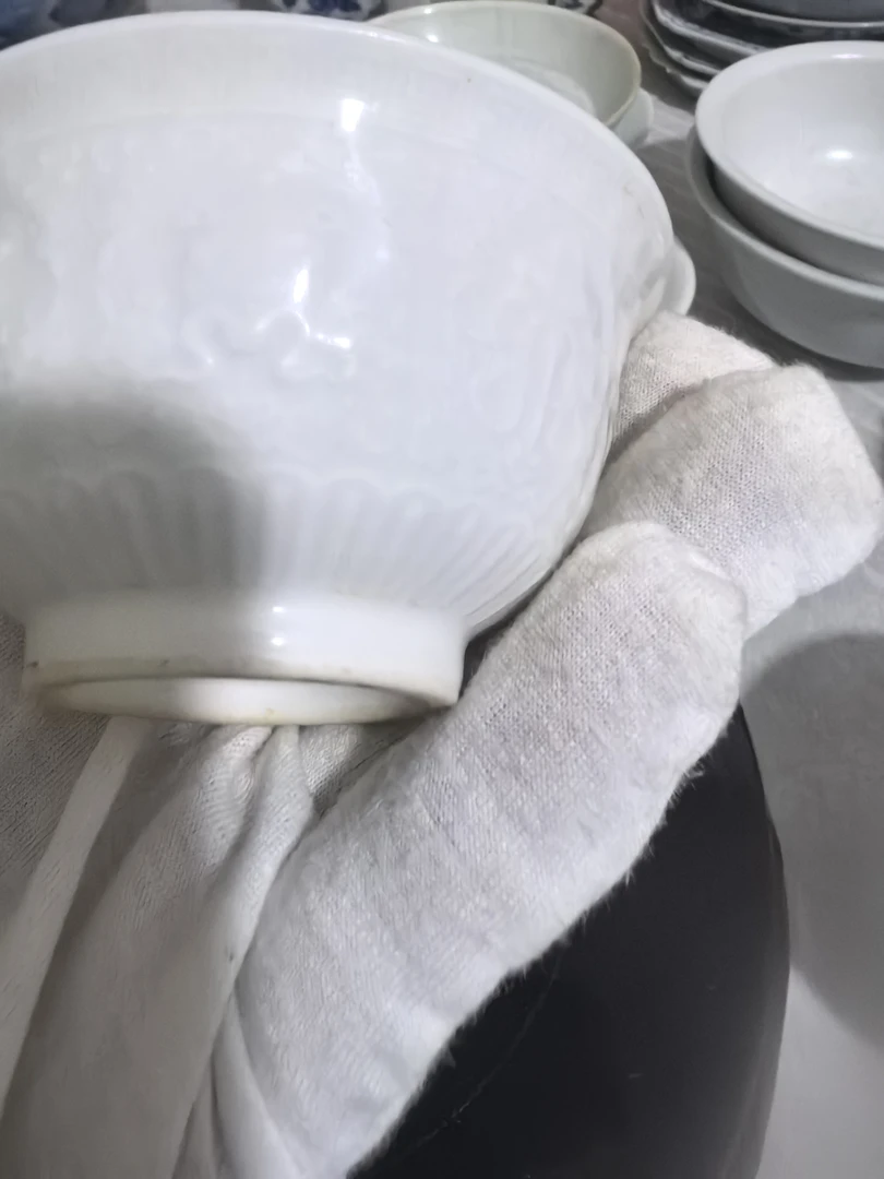 甜白八宝纹小杯子