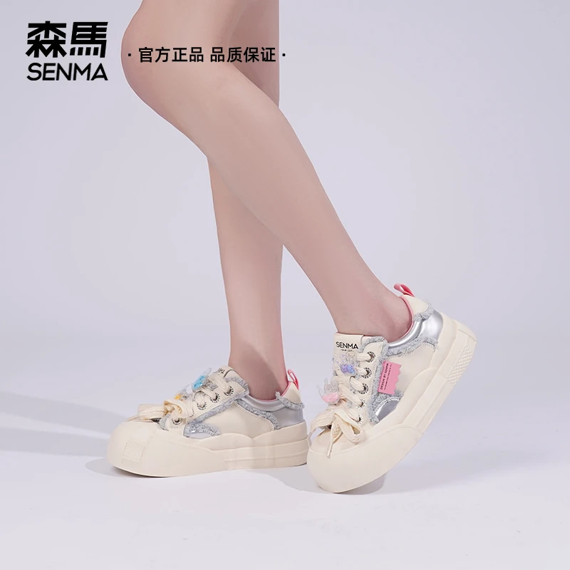 低帮板鞋女运动休闲潮时尚百搭小白鞋看球ins系带