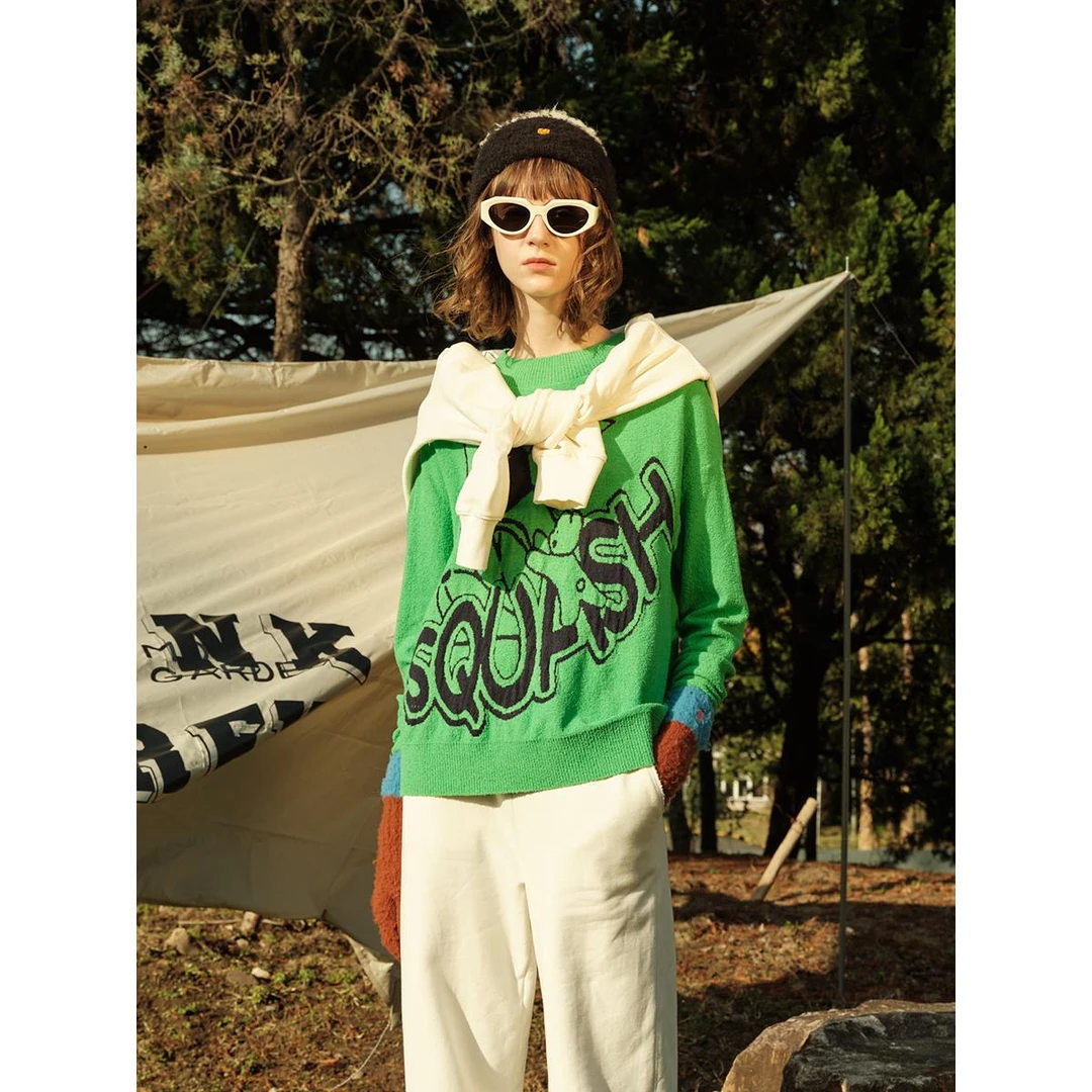 IIIVIVINIKO屁头兔插画系列苹果绿提花圆领毛衣针织衫S310122621A