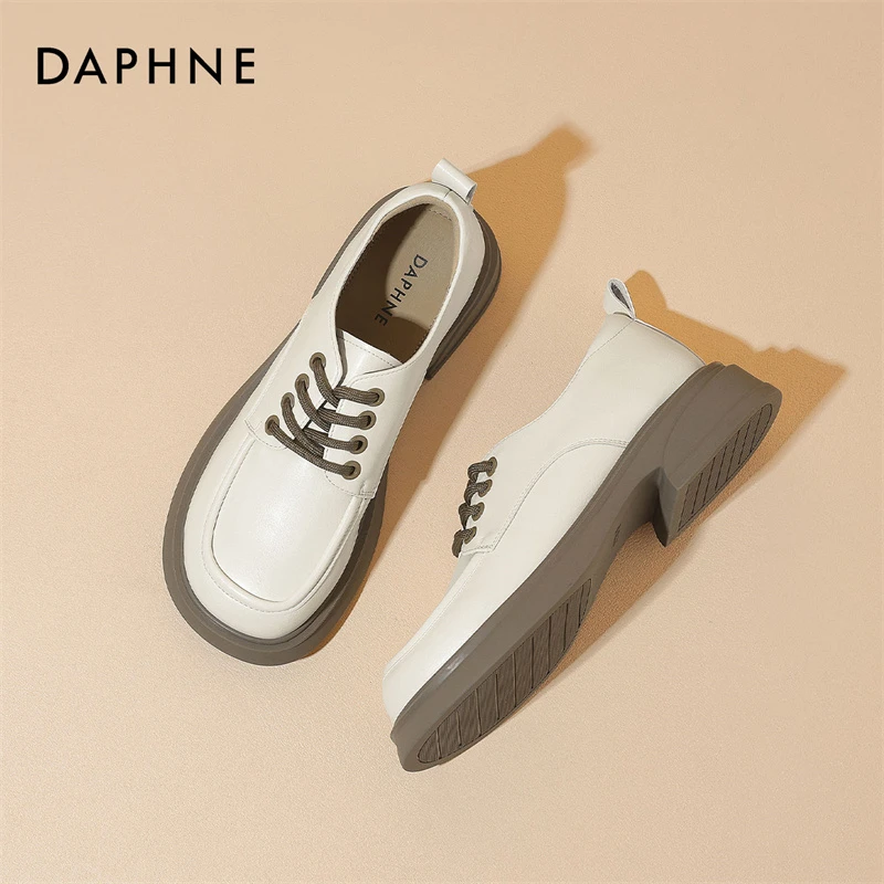 达芙妮女士时尚百搭单鞋25新款休闲复古厚底粗跟英伦风【正品保障】