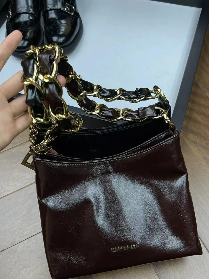 「西老板」2024秋冬新款女士嬉皮包高级百搭时尚休闲单肩斜挎包8695