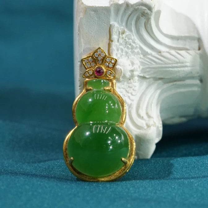 18K和田玉碧玉葫芦吊坠  FYZB102407