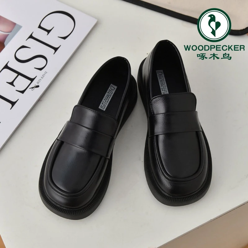 啄木鸟黑色平底小皮鞋女2024年新款一脚蹬乐福鞋软底哑光日系单鞋