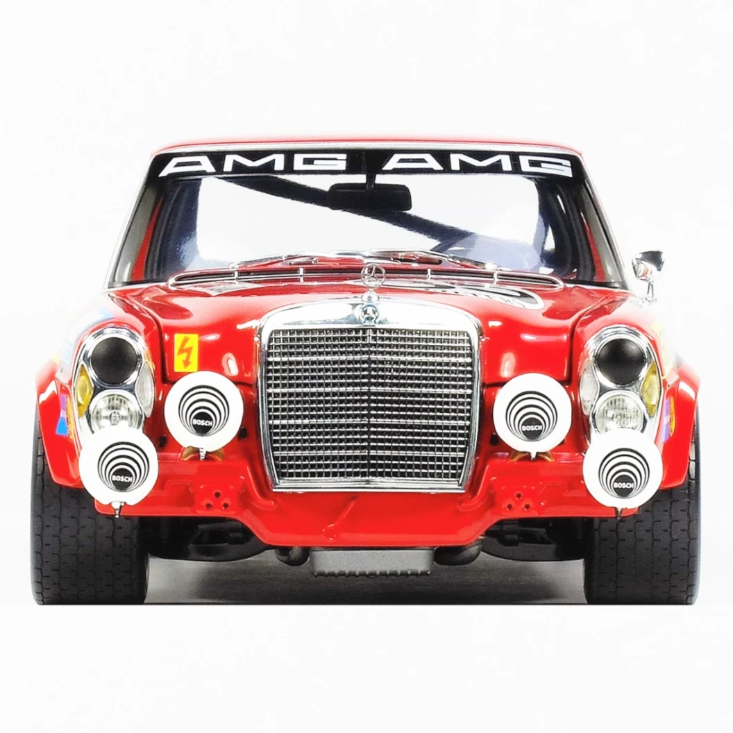 Naiskagarage & GOC 1/18 红猪300SEL AMG 树脂汽车模型