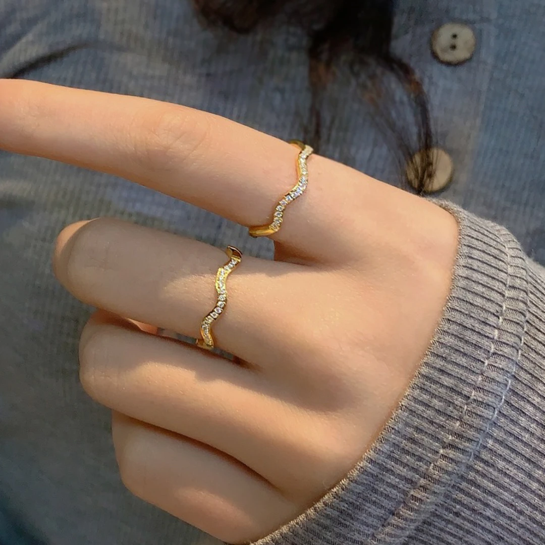 钛钢戒指 波浪排钻食指戒指女小众设计时尚个性高级感戒指A28