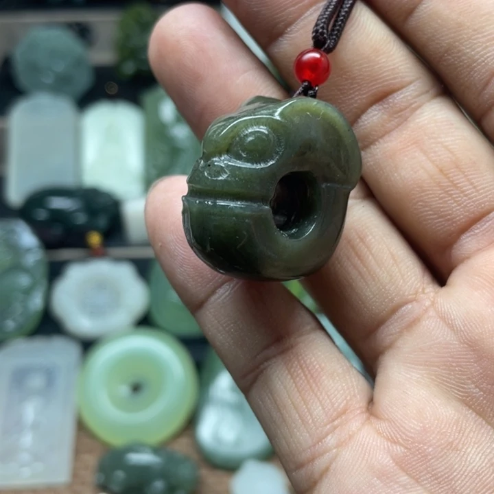 和田玉(糖玉)颈饰未镶嵌