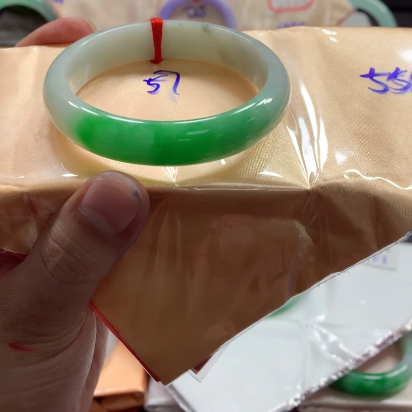 【闪购商品】翡翠手镯未镶嵌翡翠