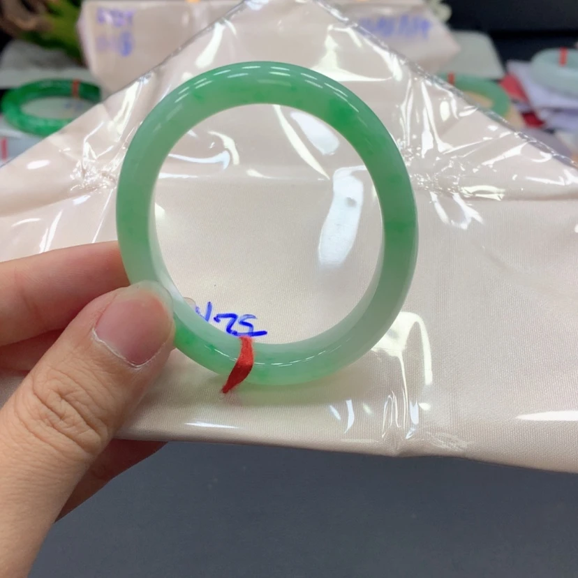 【闪购商品】翡翠手镯未镶嵌翡翠