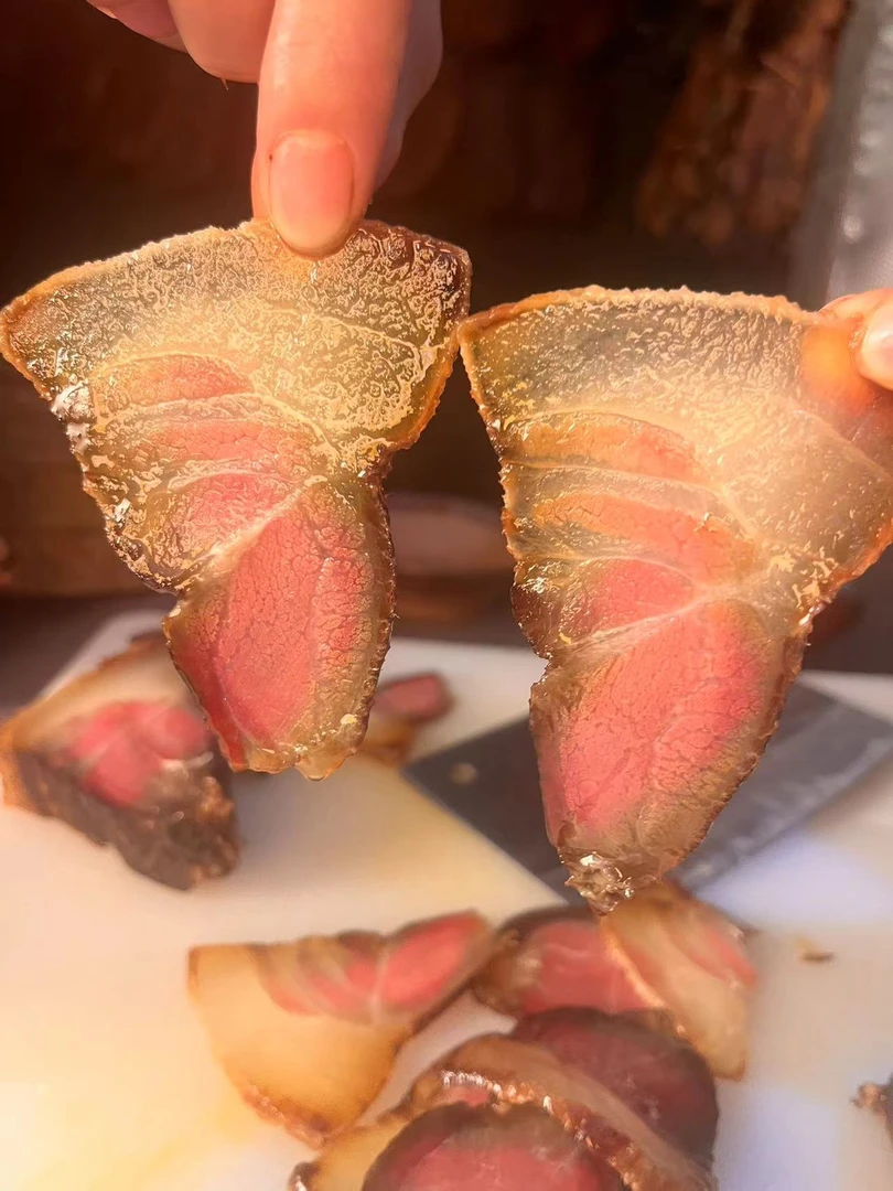 湖北凉城利川水晶前腿老腊肉恩施土家柴火烟熏腊肉水晶前腿老腊肉