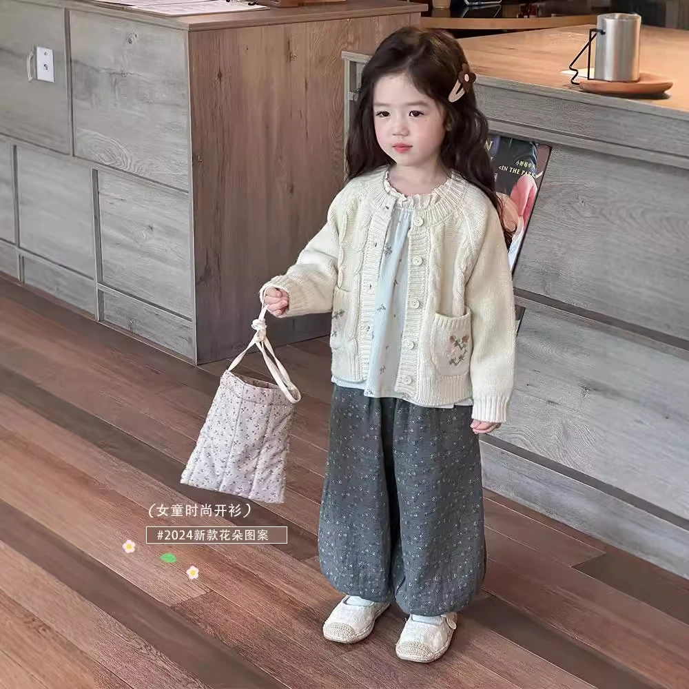 2025新款秋季儿童圆领针织毛衣韩系绣花高级洋气针织可爱女童开衫