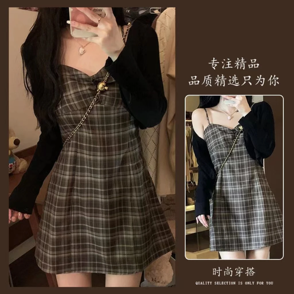 2025新款穿搭格子连衣裙女胖MM收腰显瘦甜辣吊带裙外搭开衫两件套