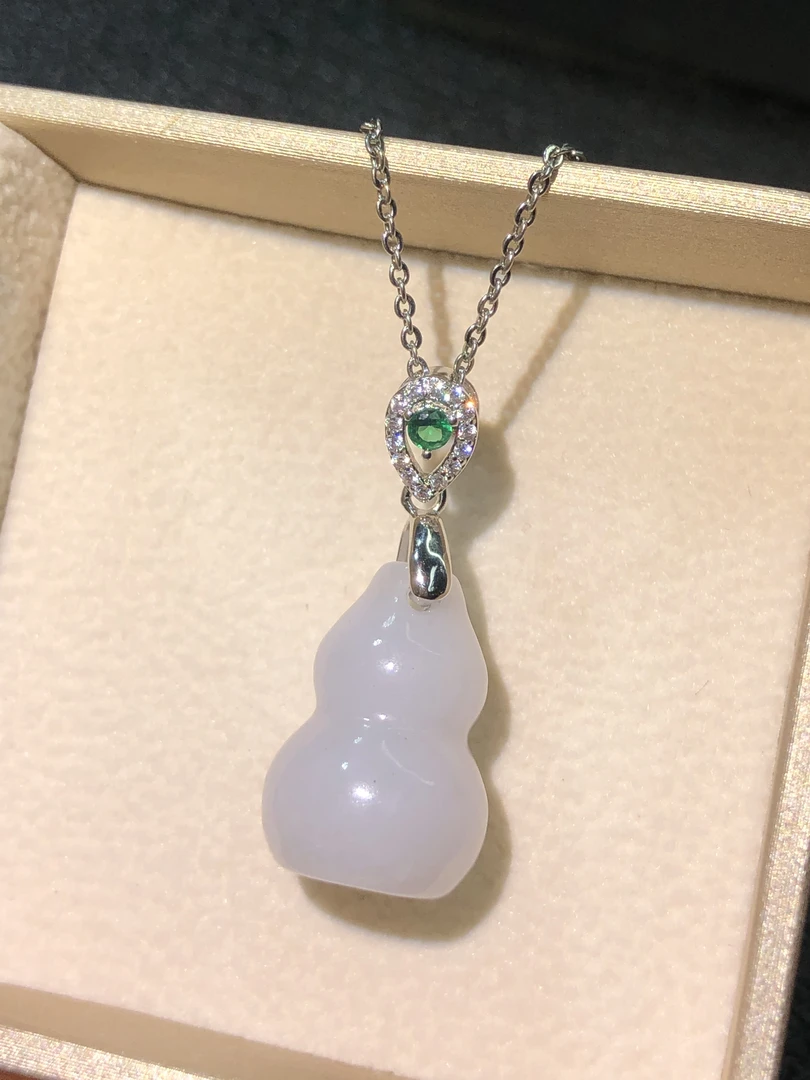 天然翡翠a货 福禄葫芦吊坠精美镶嵌绿钻s925银扣头