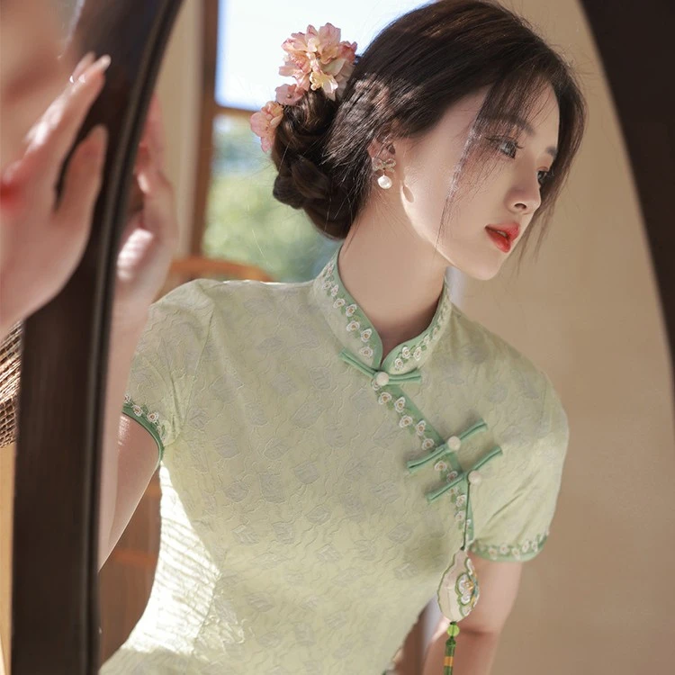 绿色蕾丝旗袍新款2025女年轻款少女新中式小清新复古改良连衣裙夏