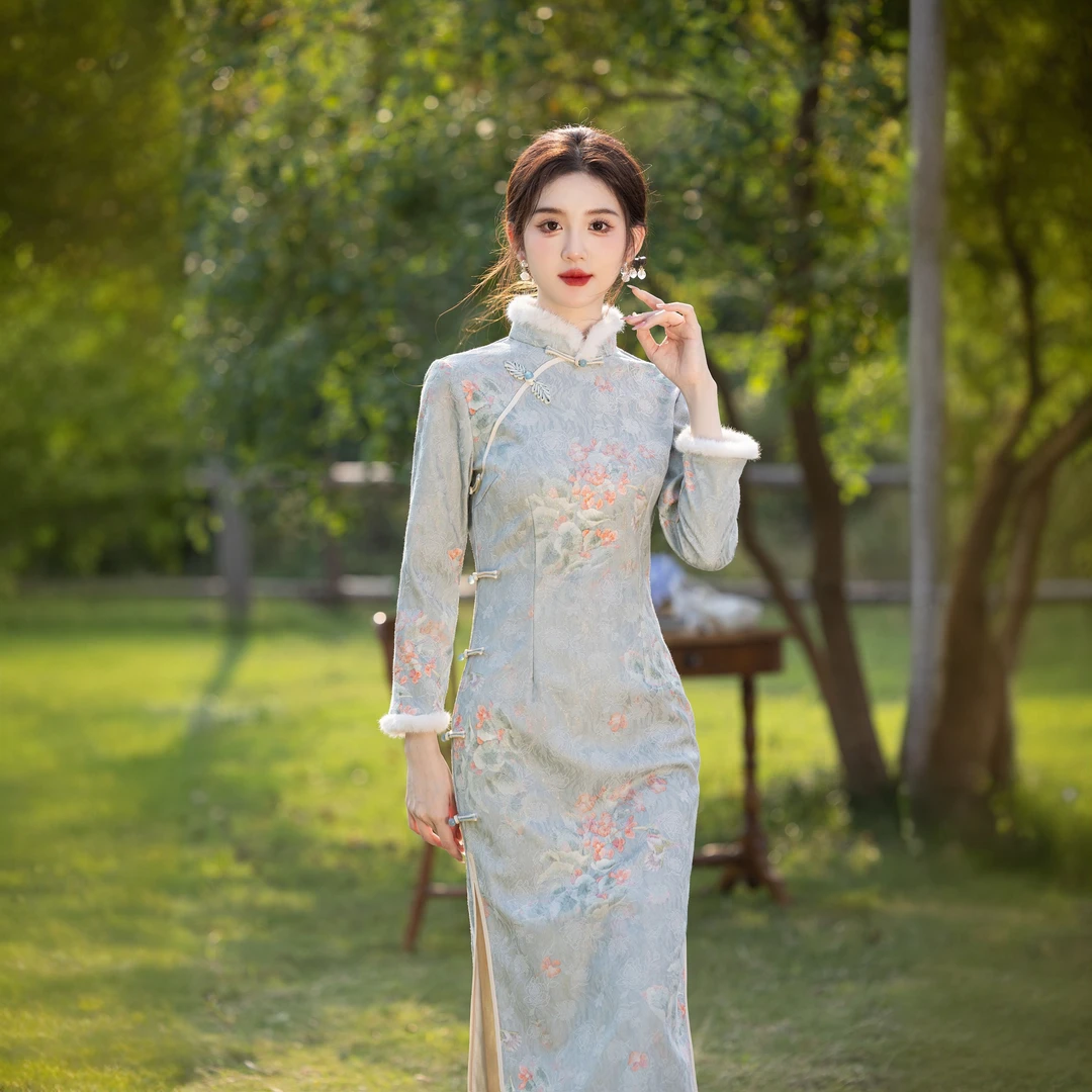 冬季旗袍2025年新款新中式年轻款长袖加绒保暖少女日常修身连衣裙