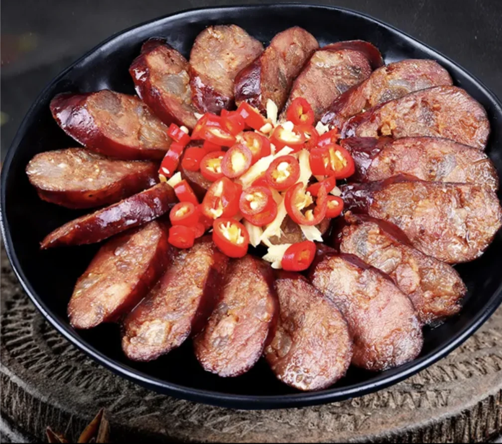 湖南美食邵阳特产农家柴火烟熏腊香肠