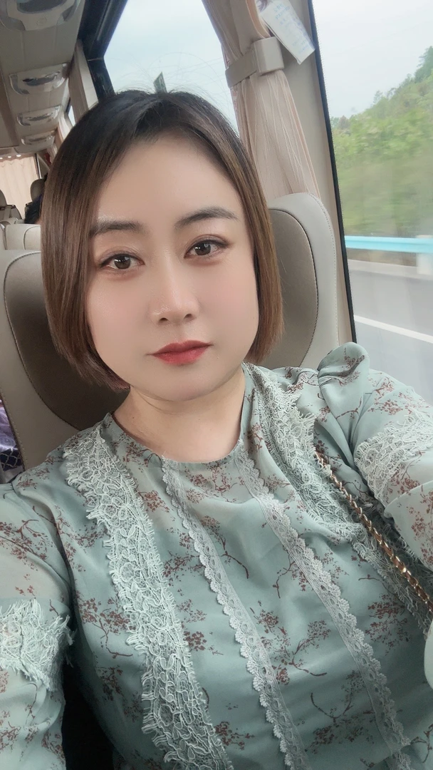 大码女装赫本风碎花百搭时尚气质雪纺蕾丝绑带韩版碎花长款连衣裙