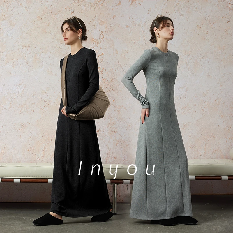 極简气质显瘦秋冬纸片人连衣裙修身女