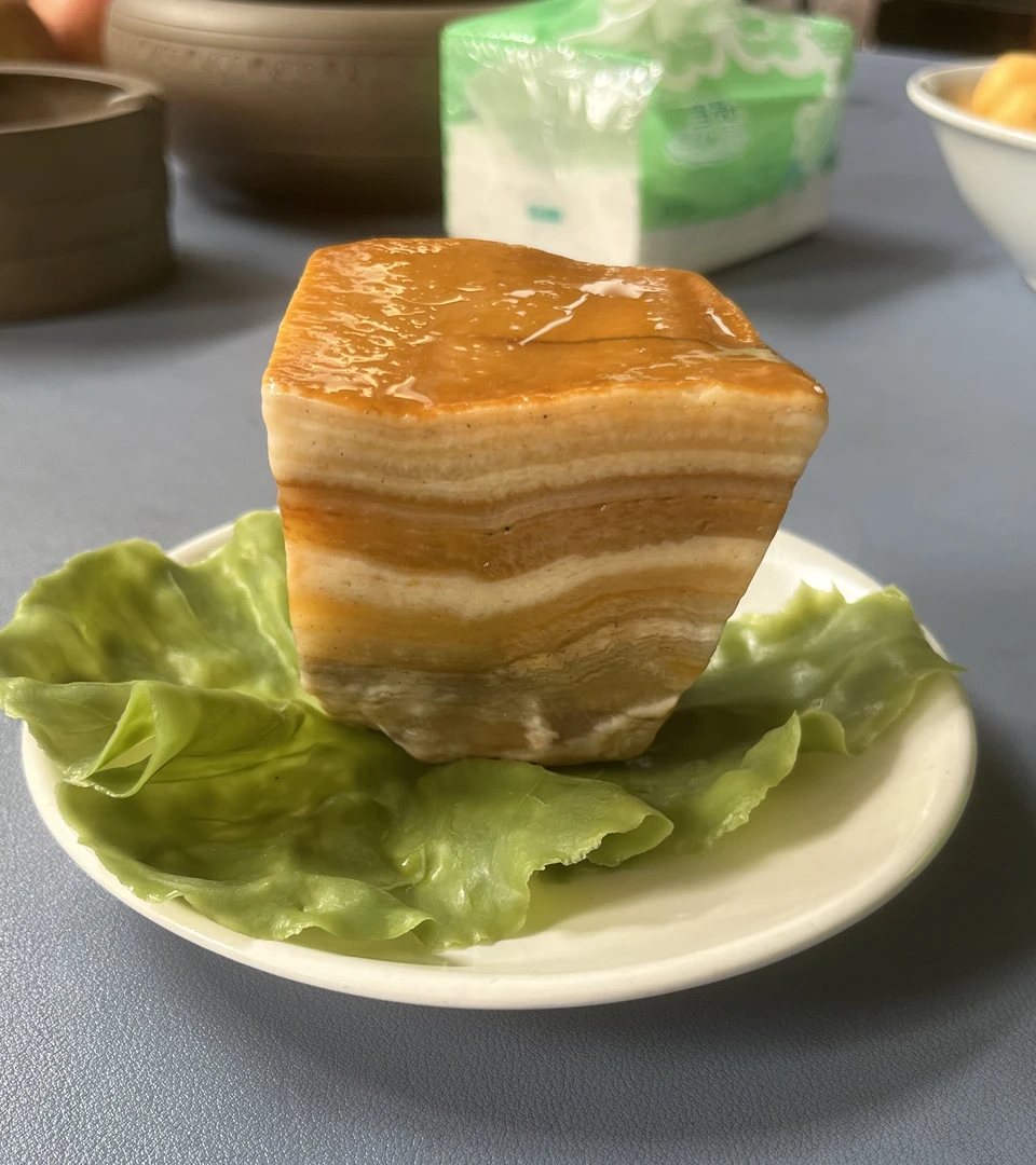 【鲁山天然肉形石摆件】