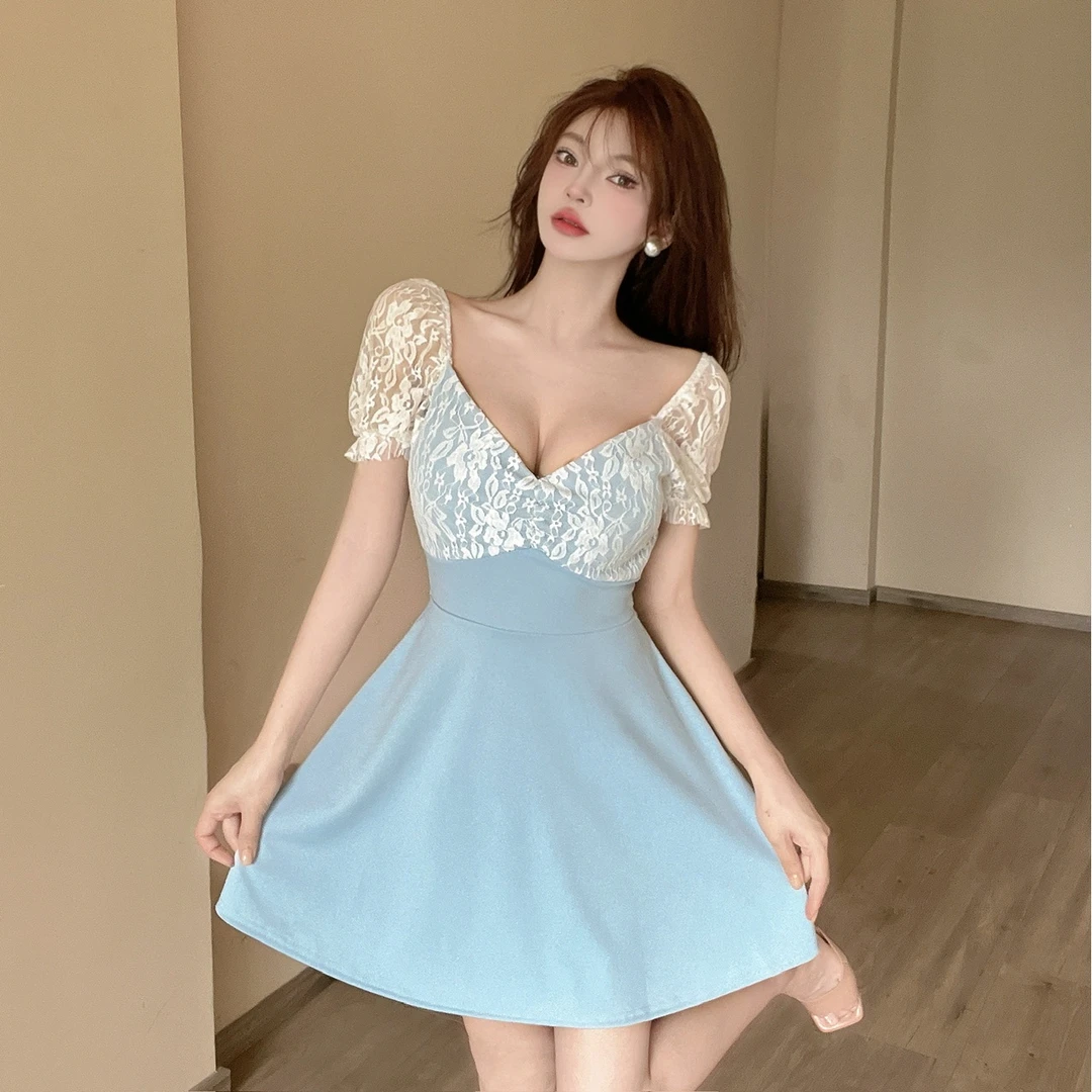 辣妹性感低胸蕾丝拼接露背连衣裙收腰泡泡袖大摆短裙夜场上班衣服