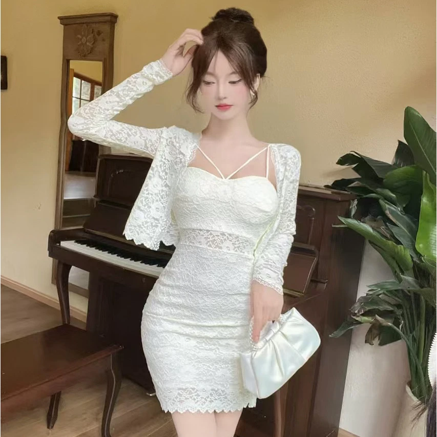 网红性感露锁骨蕾丝吊带短裙法式高腰气质修身打底连衣裙搭配开衫